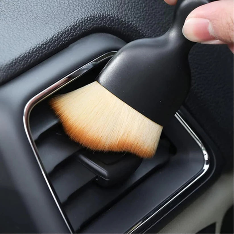 DUST REMOVAL AND CLEANING ARTIFACT BRUSH
